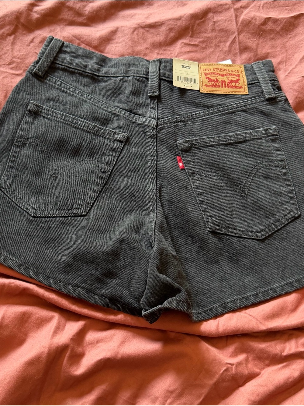 Levi's Black High Waisted Mom Shorts - Picture 3 of 4